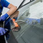 Našli ste prasklinu na čelnom skle? Takto postupujte