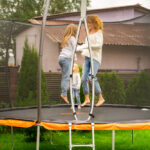 Leto v záhrade: zábavné športové pomôcky pre celú rodinu