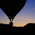 Oslava narodenín vo vyhliadkovom lietadle nad krajinou