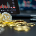 Porovnanie vlastného minera a housing centra na ťažbu kryptomeny.